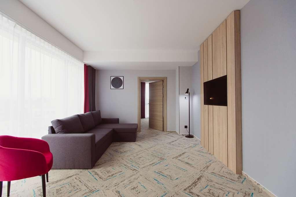 Ramada By Wyndham Targu Jiu Hotel Bilik gambar